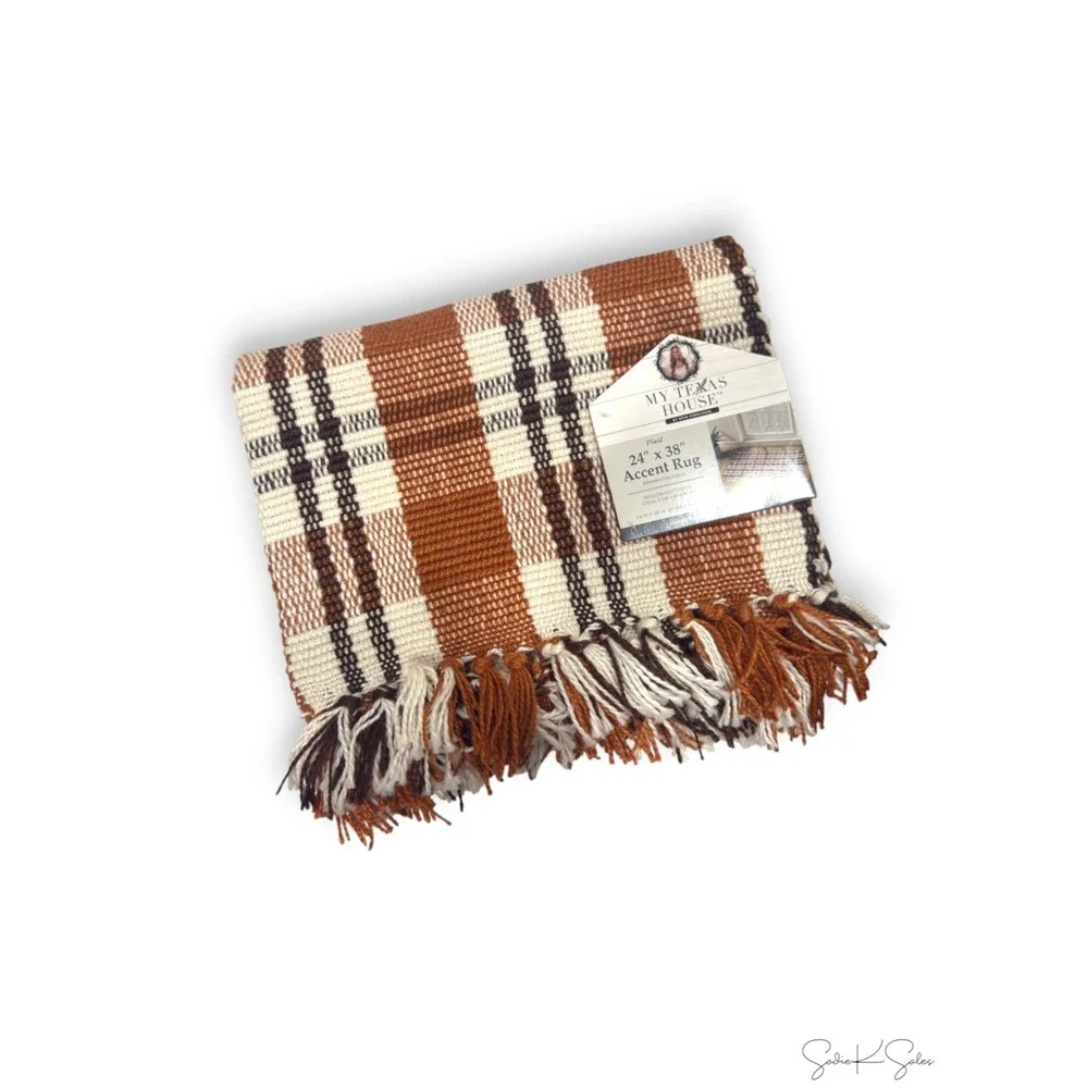My Texas House Taupe Plaid Indoor/Outdoor Layering Rug, 24x38, Halloween Decor